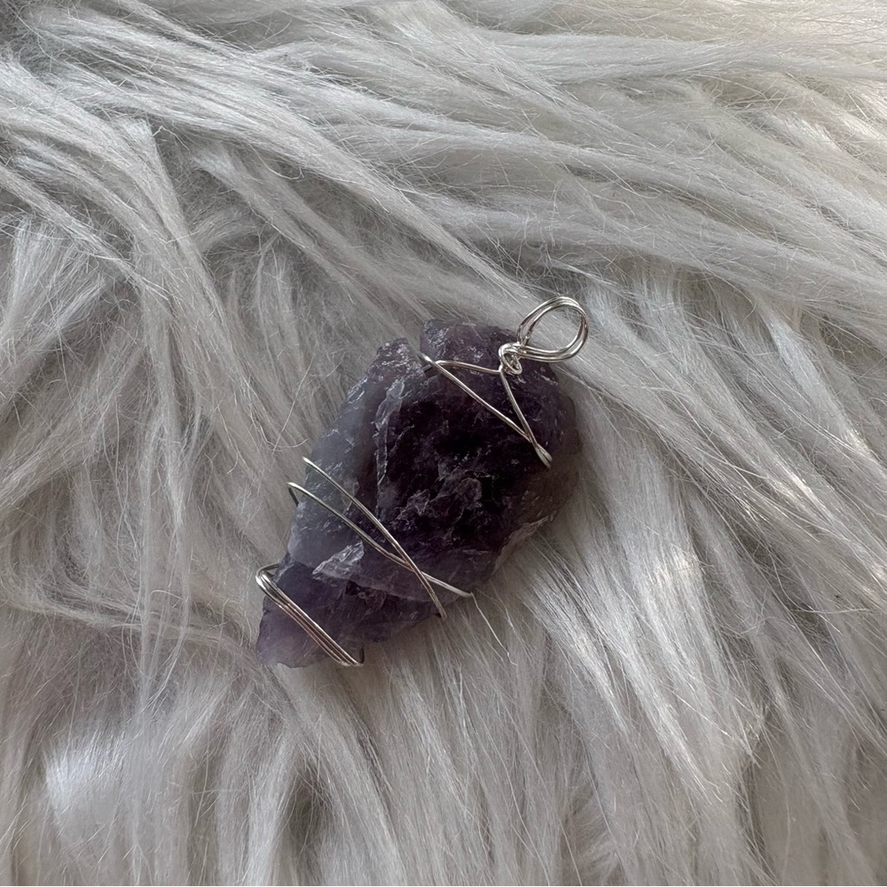 ✨ Amethyst Aura Point Pendant - Picture 3 of 4